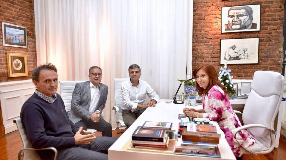 Cristina Kirchner con intendentes bonaerenses - Instituto Patria