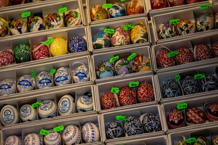 Huevos de Pascua decorados. Tradición en Rumania. Foto: EFE