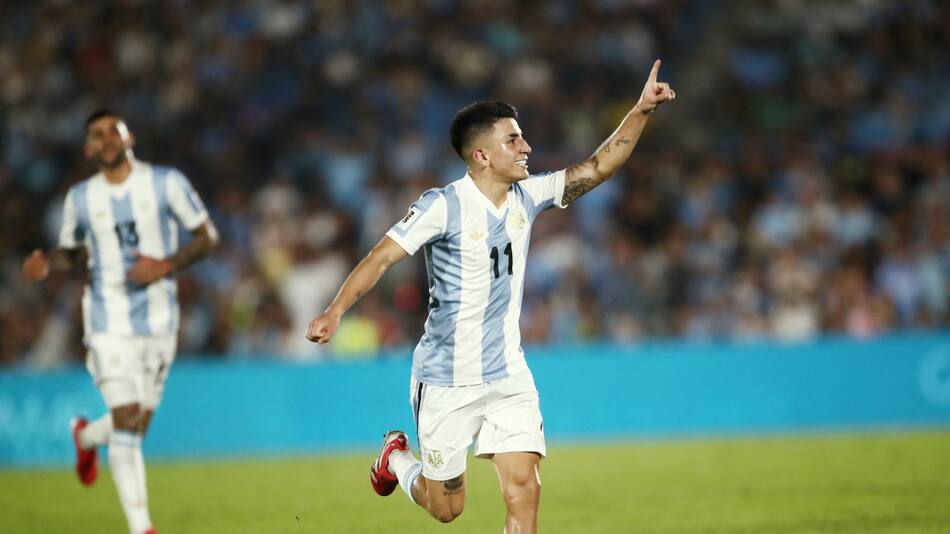 Thiago Almada, Uruguay vs Argentina. Foto: Reuters/Andres Cuenca