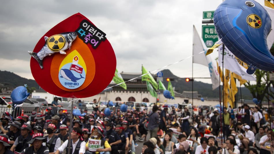 Manifestaciones contra el vertido de residuos de Fukushima en el mar. Foto: EFE.