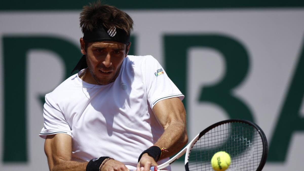 Tomás Etcheverry en Roland Garros. Foto: EFE.