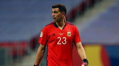 Emiliano Dibu Martínez