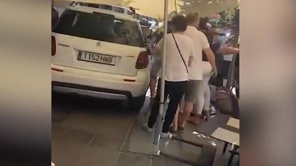 Tragedia en España, un auto atropelló a una multitud
