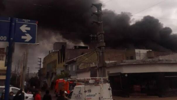 Terrible incendio en La Tablada: imágenes impactantes