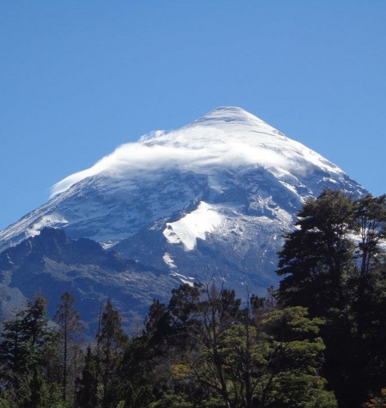Volcán Lanín. Foto: OAVV.