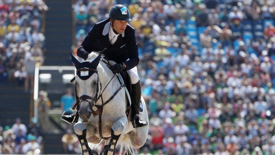 José María Larocca clasificó a la final de salto en equitación. Foto: NA.