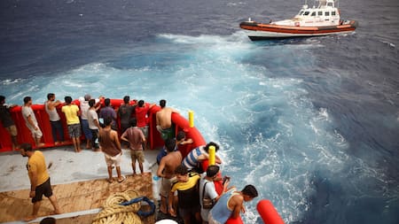 Migrantes en isla de Lampedusa. Foto: Reuters.
