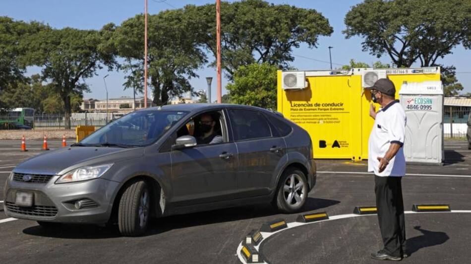 El examen para otorgar la licencia de conducir en la Ciudad se tomará en la calle. Foto: NA.