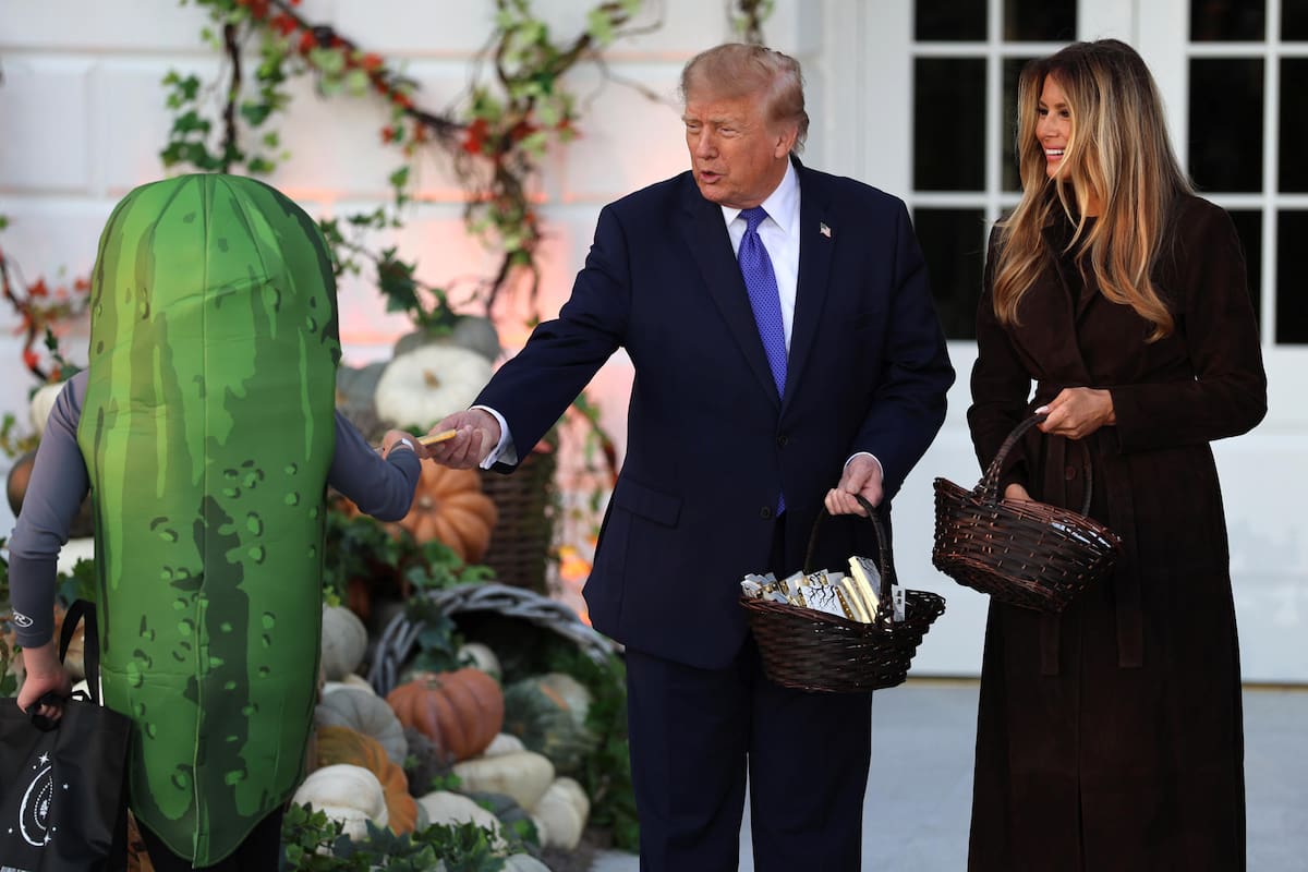 Donald y Melania Trump celebran Halloween en la Casa Blanca.