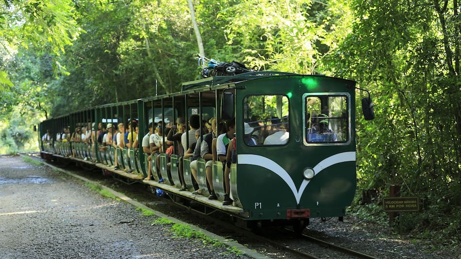 El Tren Ecológico de la Selva está en Misiones, Argentina.