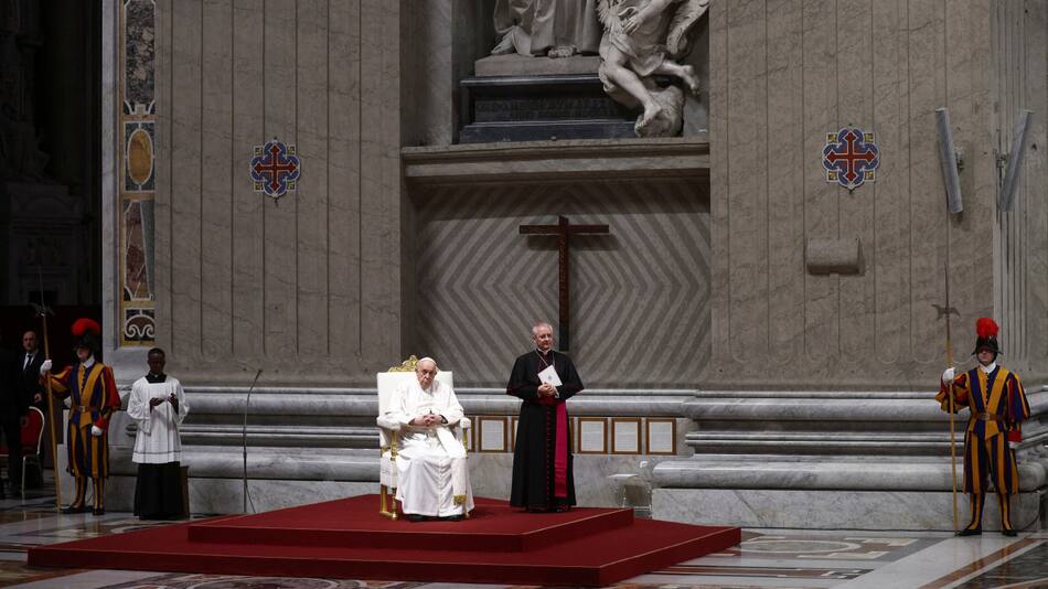 El papa Francisco en la Basílica de San Pedro. Foto: archivo Reuters