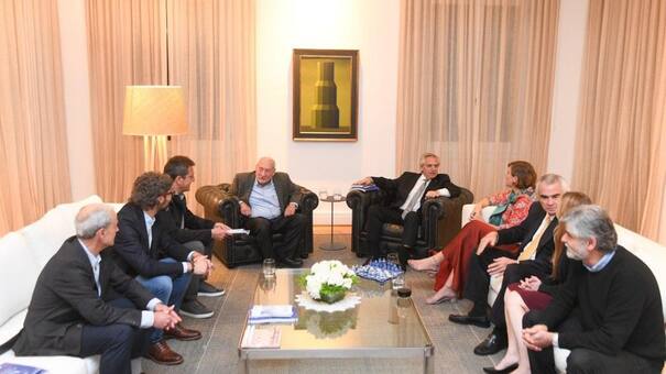 Reunión en Olivos: Alberto Fernández junto a economistas Joseph Stiglitz y Mariana Mazzucatto y Cepal