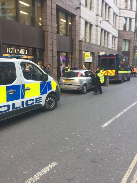 Londres - Cierre de edificio - Amenaza