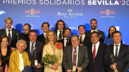 Ramón Puerta en el 25º Festival de las Naciones en España