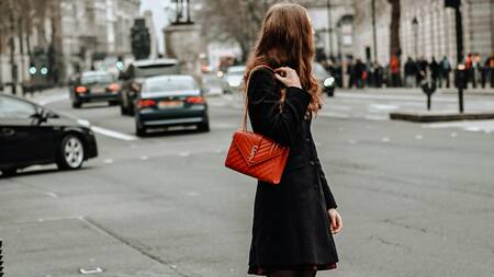 Los bolsos pequeños destacan por su funcionalidad y versatilidad sin perder el estilo