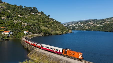 El tren de la línea ferroviaria Douro.