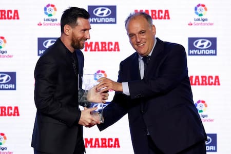 Javier Tebas y Lionel Messi, fútbol español. Foto: Reuters