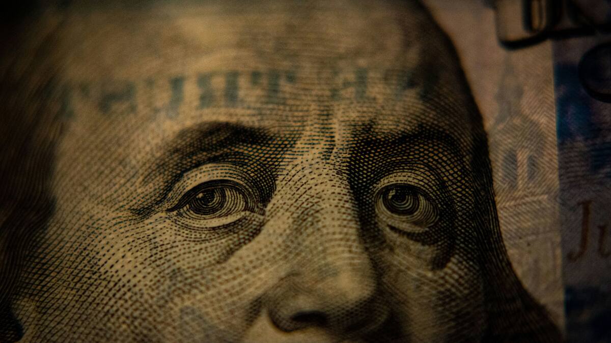 Dólar. Foto: Unsplash.