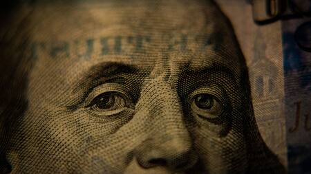 Dólar. Foto: Unsplash.