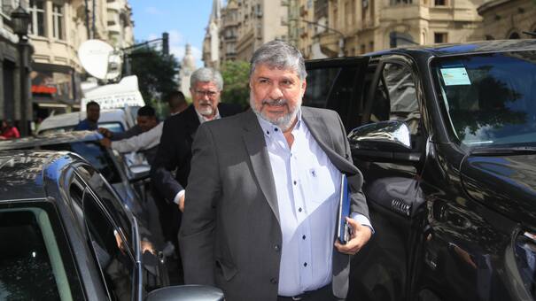 José Mayans y un irónico comentario contra Javier Milei por el Pacto de Mayo: "Que festeje con su perro si quiere"