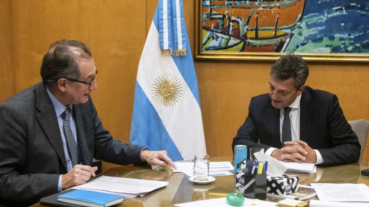 Massa se reunió con Miguel Pesce en el Palacio de Hacienda