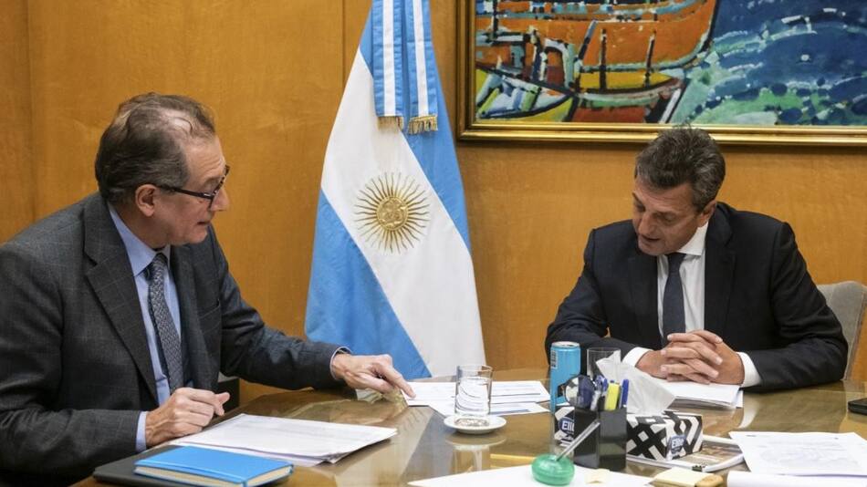 Massa se reunió con Miguel Pesce en el Palacio de Hacienda