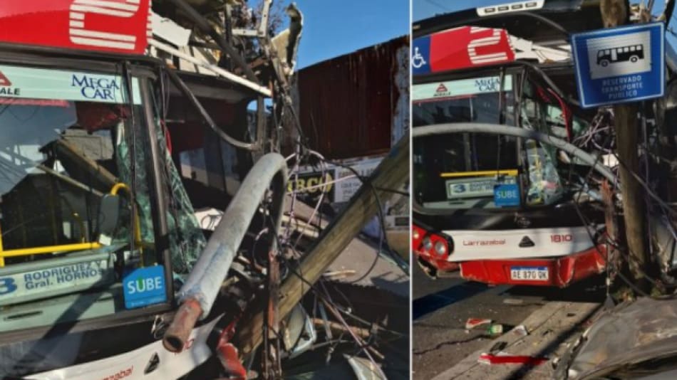 El impactante choque quedó registrado por las cámaras de seguridad del municipio. Foto: NA