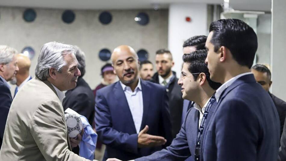Alberto Fernández en México, Agencia NA