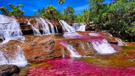 Un arcoíris en el agua: el río más hermoso del mundo deslumbra con sus colores vibrantes y está más cerca de lo que parece