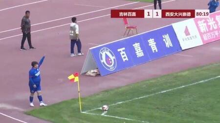 El dueño de un club chino obligó al entrenador a poner a su hijo de 126 kilos