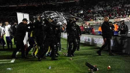 Jugadores de Boca agredidos al dejar el campo de juego