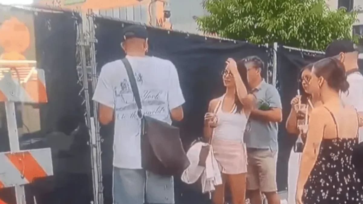 Blooper de Borja Iglesias en la concentración de España.