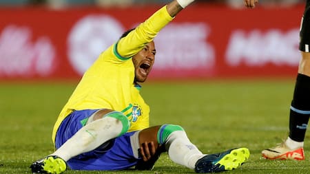 Lesión de Neymar en Brasil. Foto: REUTERS.