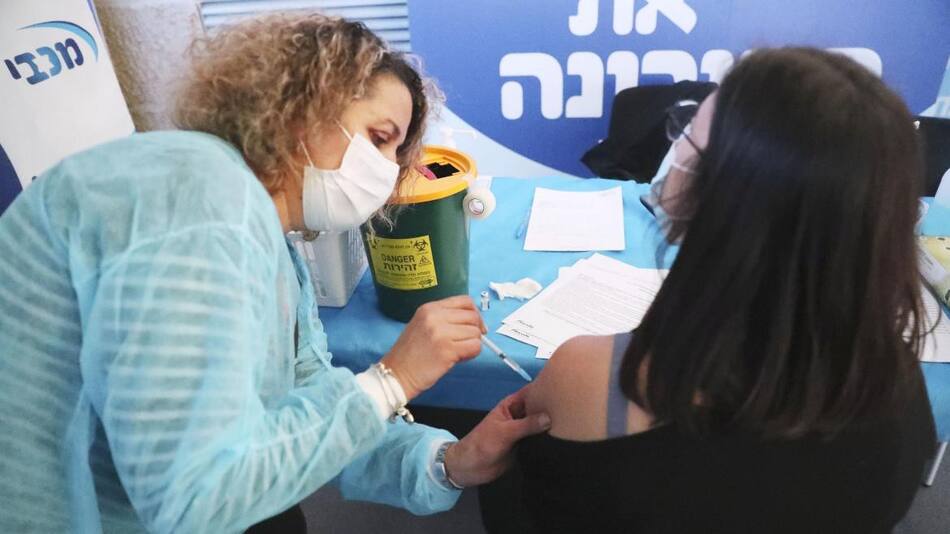 Vacunación contra el coronavirus en Israel, REUTERS