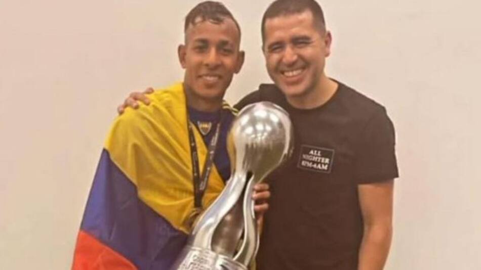 Sebastián Villa y Juan Román Riquelme. Foto: NA.