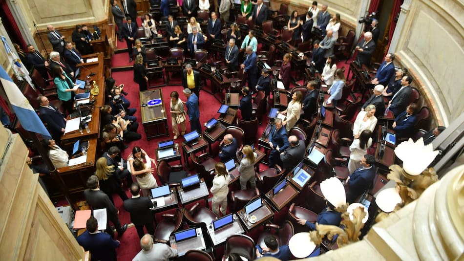 Toma de juramento de los senadores electos.