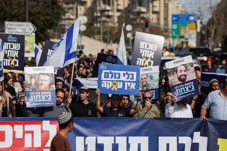 Protestas en Israel contra el alto al fuego en Gaza. Foto: Reuters