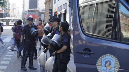 Cambios en la Estación Once: Trenes Argentinos desalojó a una empresa que tenía la concesión de oficinas, accesos y hasta los baños del hall