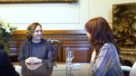 Cristina Fernández de Kirchner recibió a la alcaldesa de Barcelona