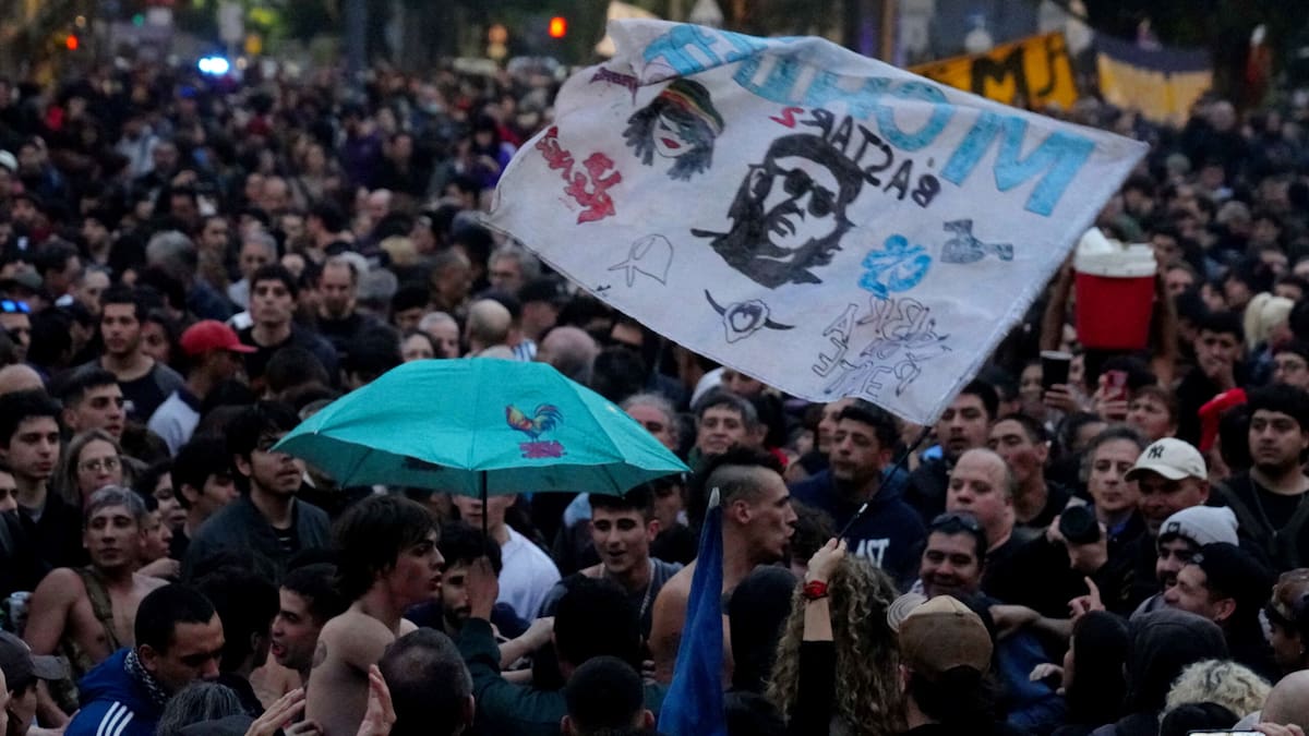 Murió el Indio Solari: miles de fanáticos organizaron misas ricoteras para despedirlo