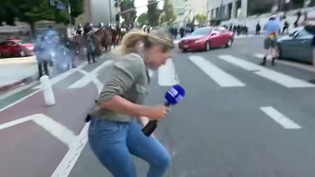 Disturbios en Estados Unidos: el momento en el que una periodista fue baleada en vivo por la policía