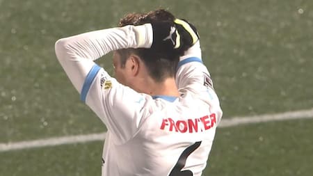 Insólito gol en contra en la liga de Japón. Foto: captura de pantalla.