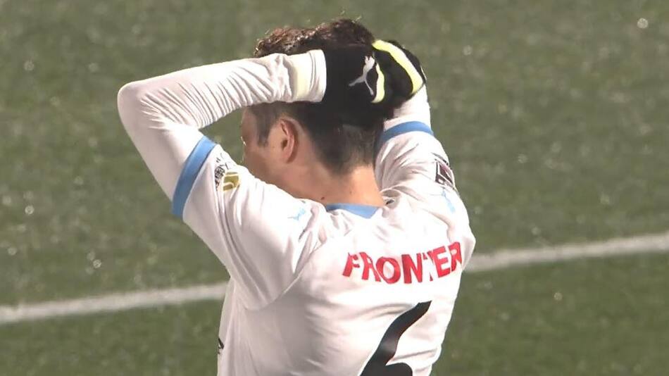 Insólito gol en contra en la liga de Japón. Foto: captura de pantalla.