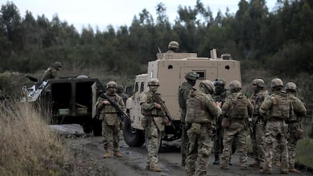Murieron calcinados un sargento y dos cabos en Chile. Foto: EFE