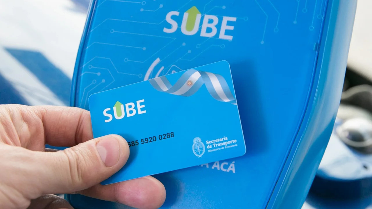 Un error afecta a usuarios de trenes con tarjeta SUBE. Foto: NA.