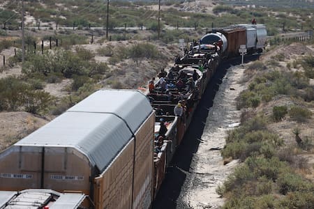 Crisis migratoria: miles de personas en los trenes de México para llegar a EEUU. EFE