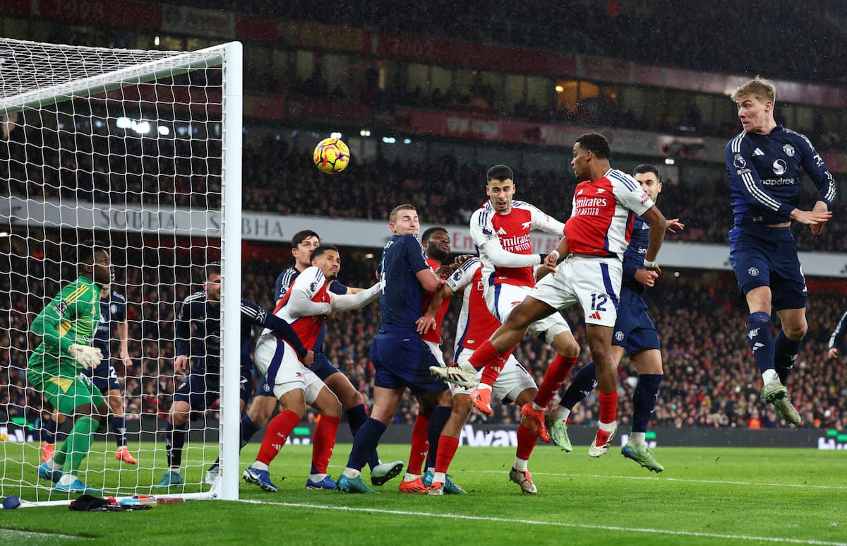 La pelota parada del Arsenal. Foto: Reuters.
