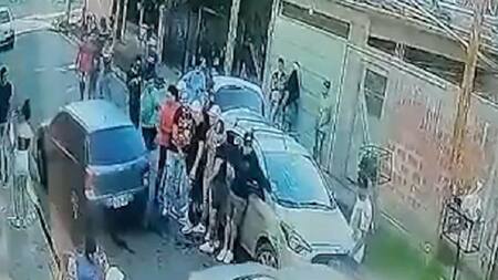 Villa Fiorito: estaban en un pasaje, dispararon desde un auto y lo mataron de un tiro en la cabeza