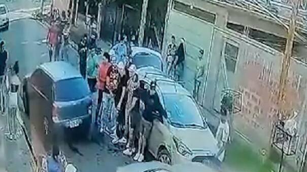 Villa Fiorito: estaban en un pasaje, dispararon desde un auto y lo mataron de un tiro en la cabeza