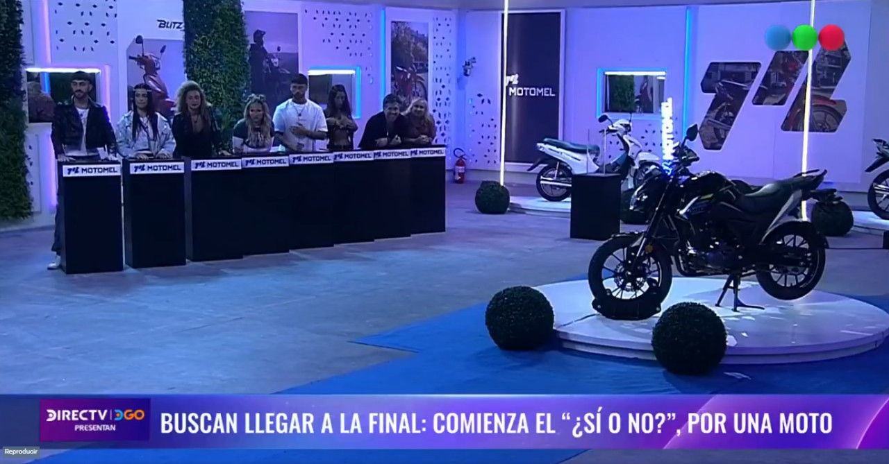 Prueba de la moto en Gran Hermano 2025. Foto: Captura.